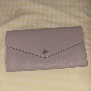 Luis Vuitton wallet